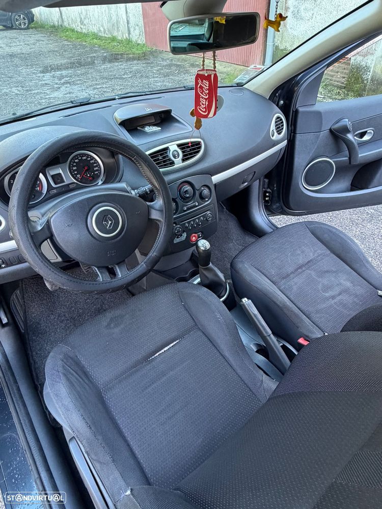 Renault Clio 1.2 16V Pack - 8