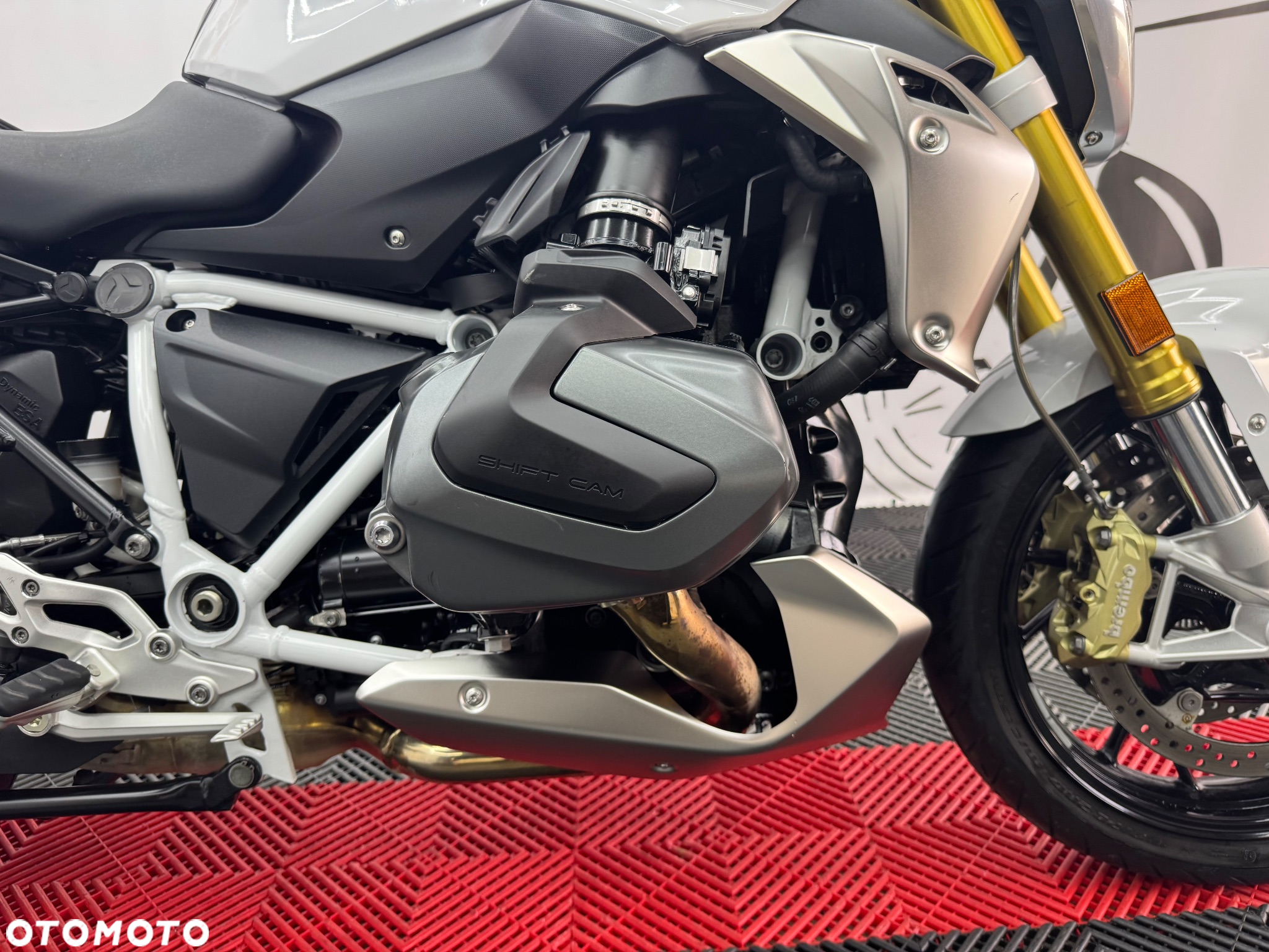 BMW R - 33