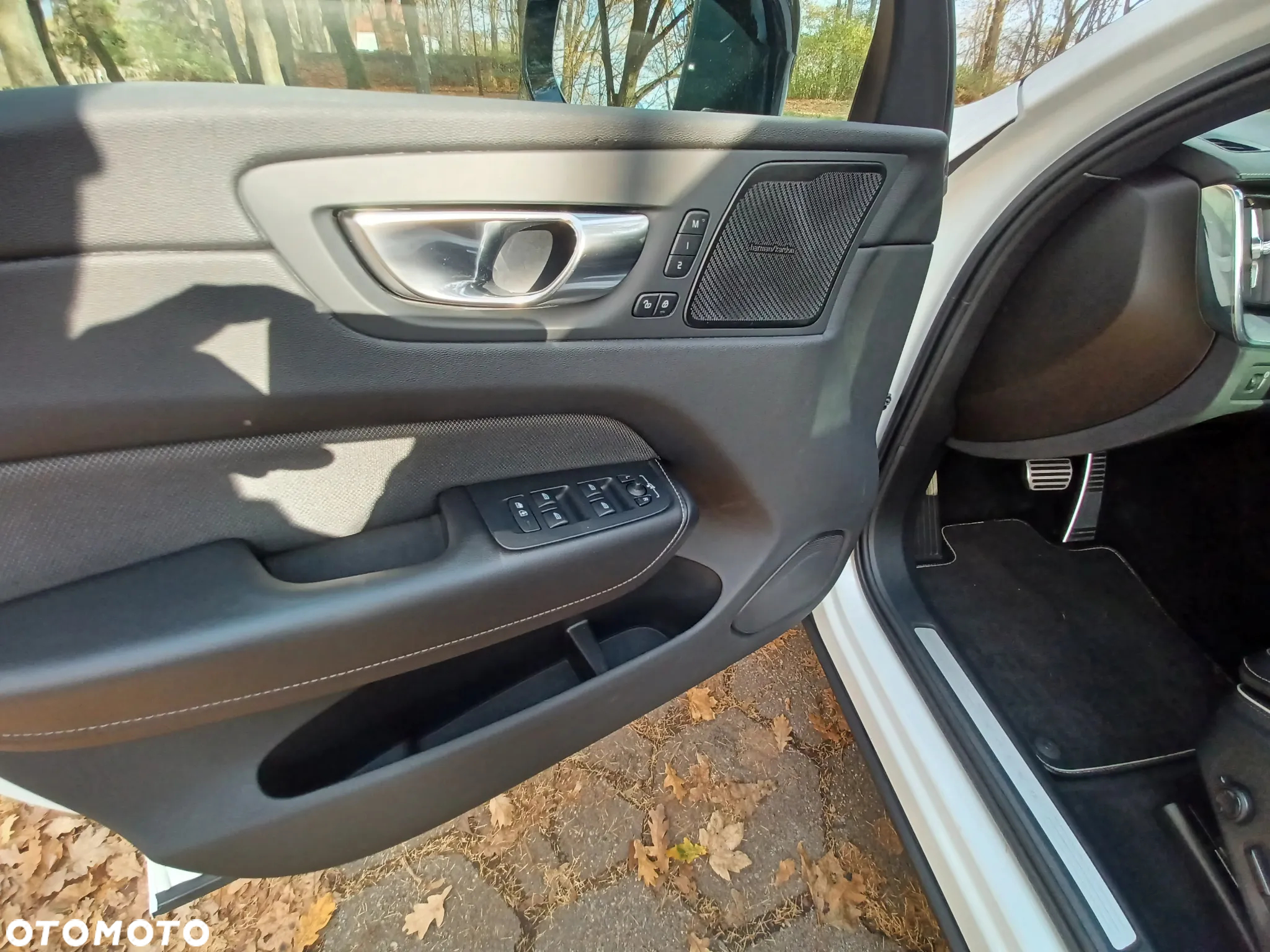 Volvo XC 60 T5 AWD R-Design - 15