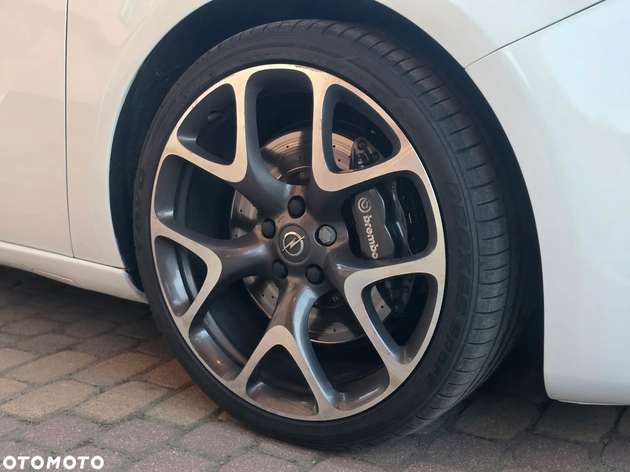 Opel Astra IV GTC OPC - 12