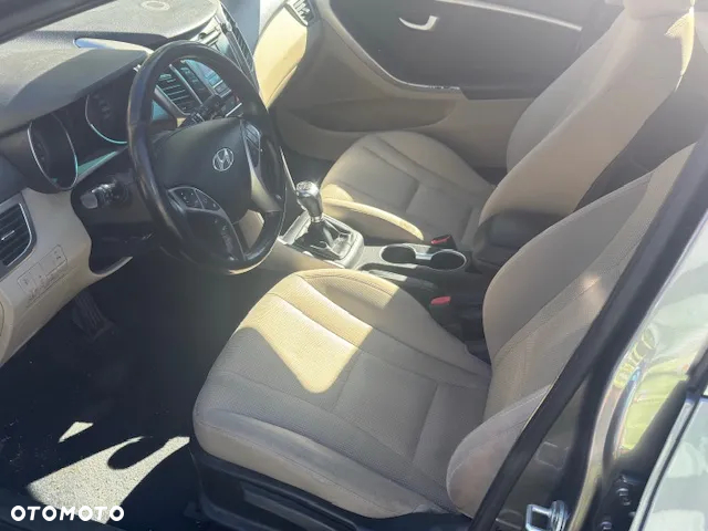 Hyundai i30 1.6 Comfort - 9