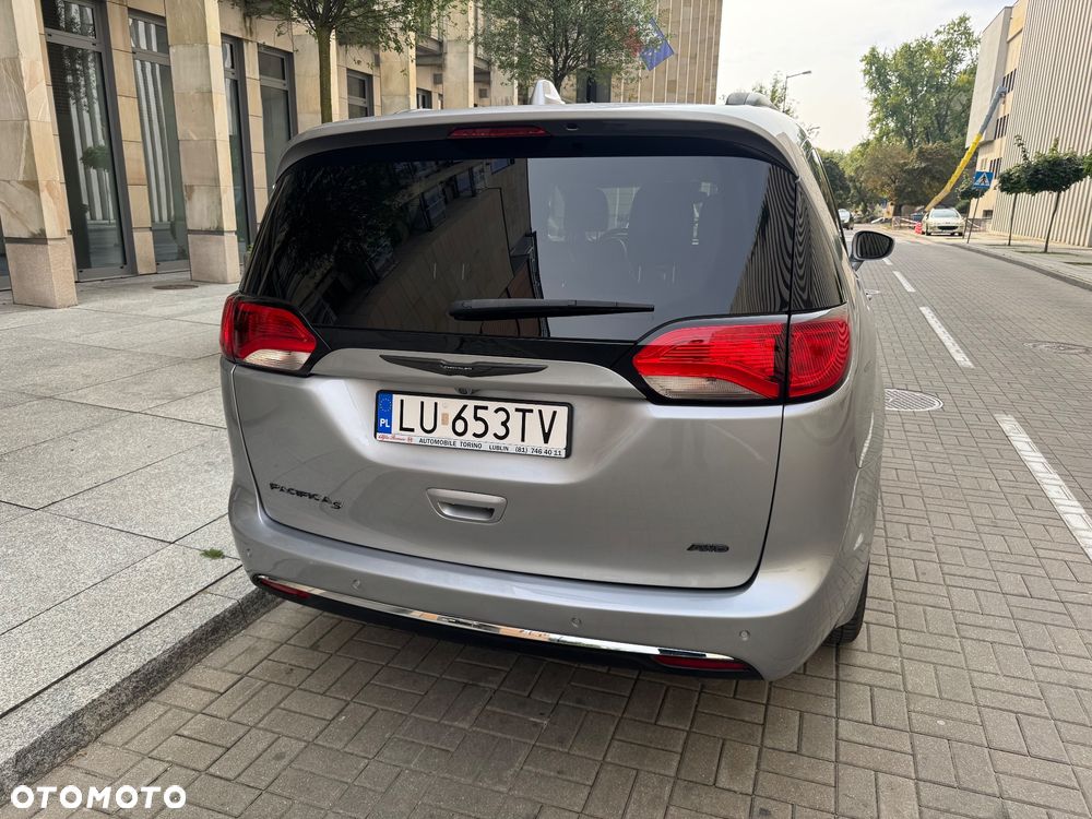Chrysler Pacifica - 7