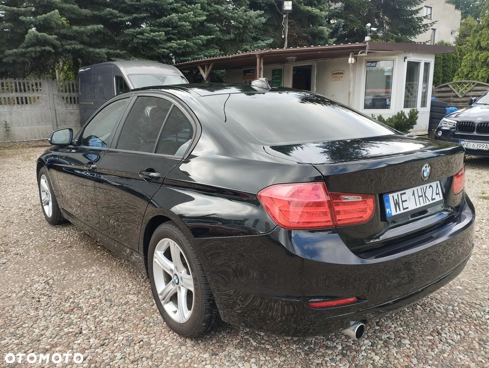 BMW Seria 3 320i - 29