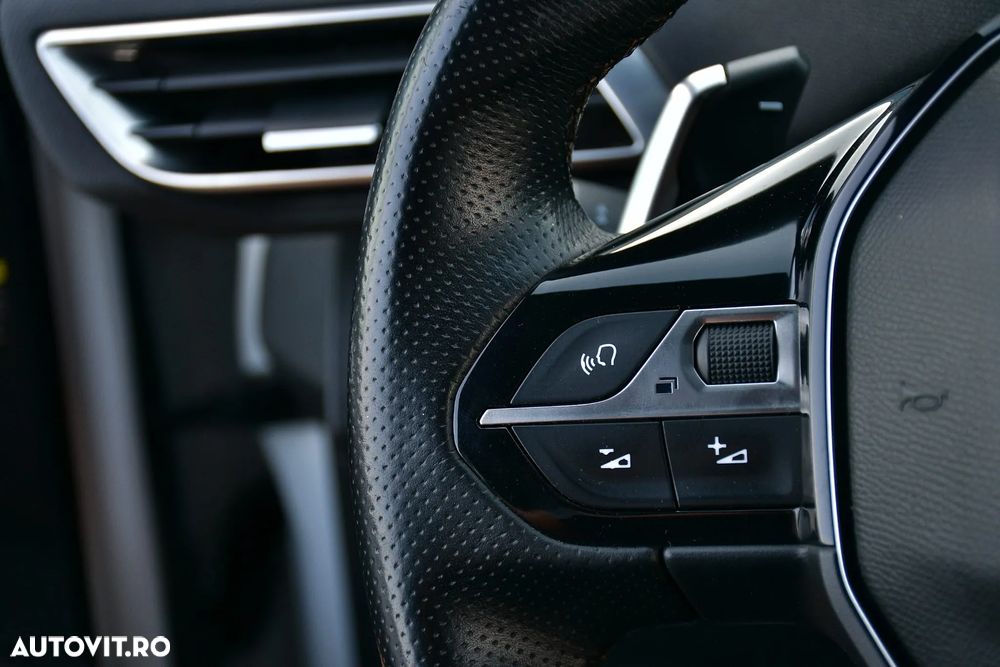 Peugeot 5008 1.6 BlueHDI EAT6 GT-Line - 35