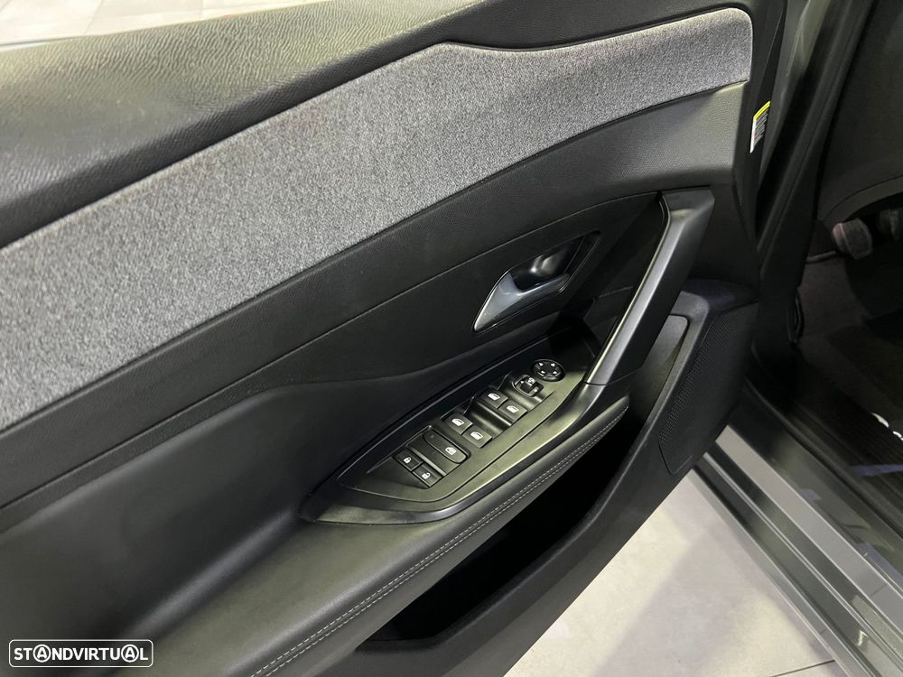 Peugeot 308 SW 1.2 PureTech Allure Pack - 23