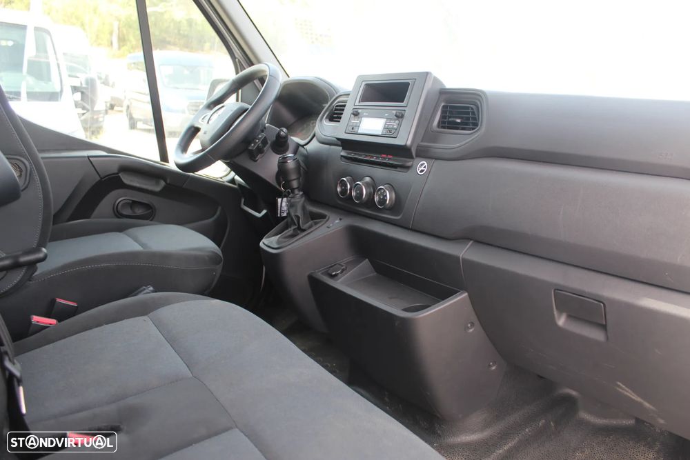 Renault Master 2.3 dCi L3H2 // 2023 - 11