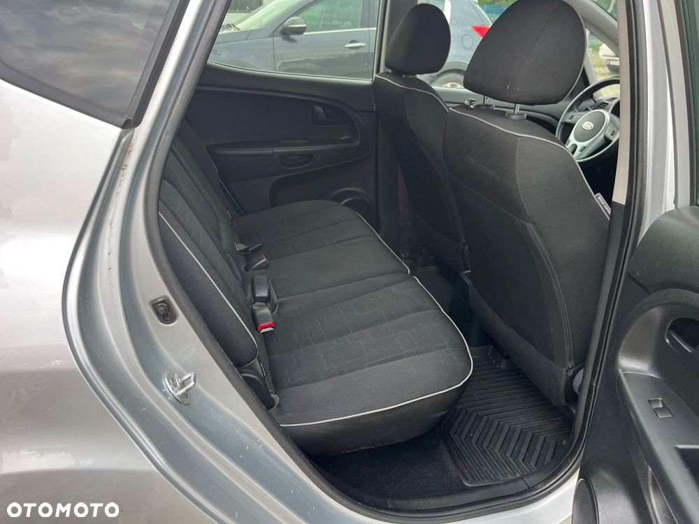 Kia Venga 1.4 CRDi 90 Attract - 13
