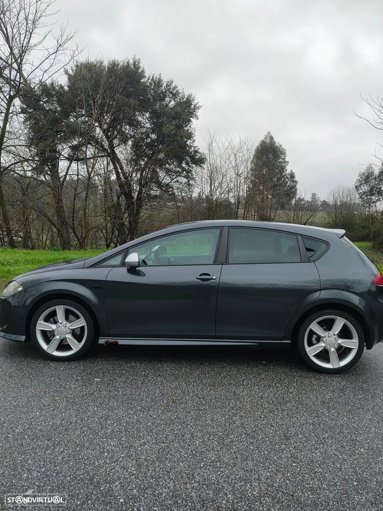 SEAT Leon 2.0 TDI FR DPF - 4