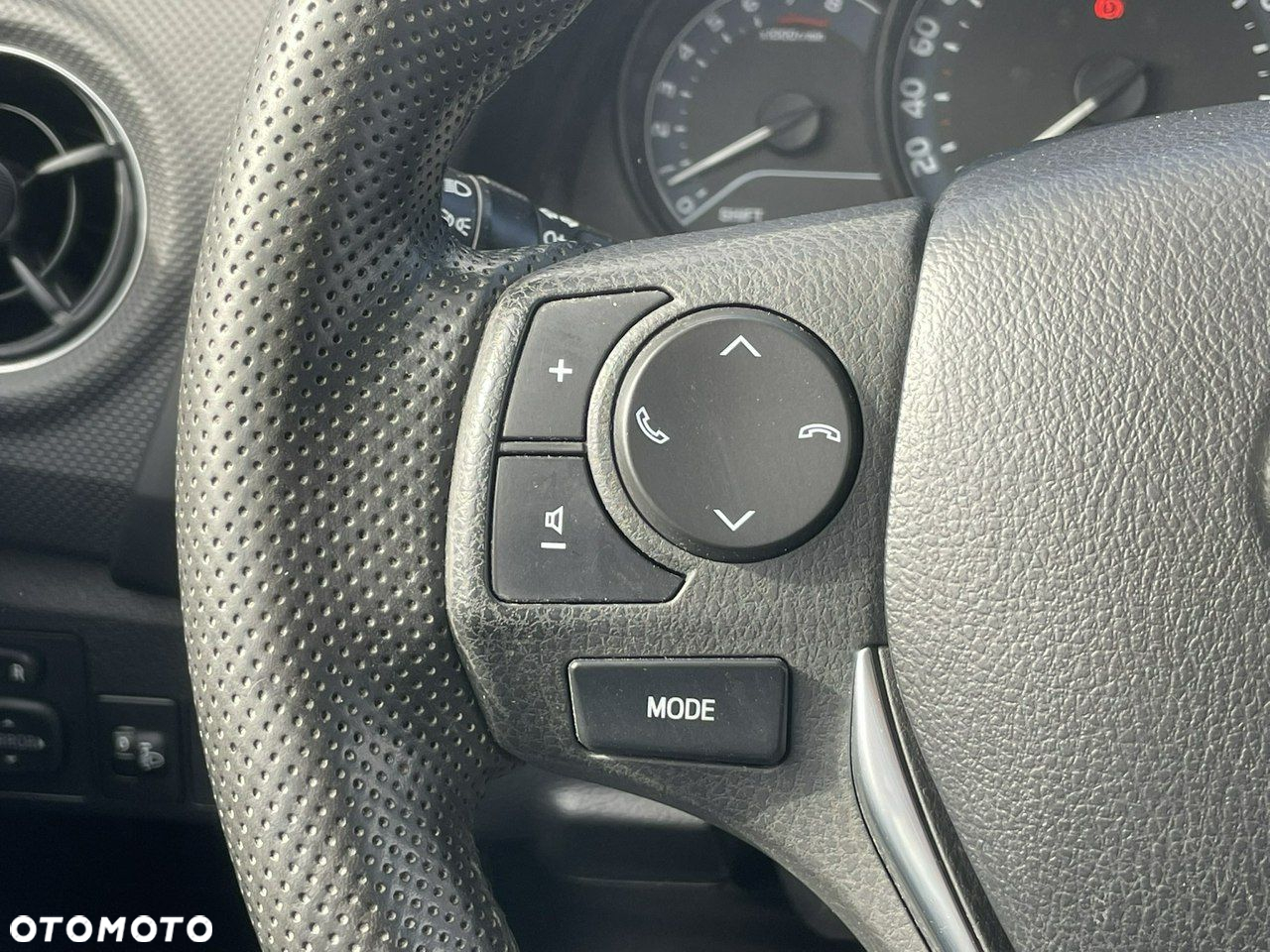 Toyota Auris 1.6 Classic Plus - 14