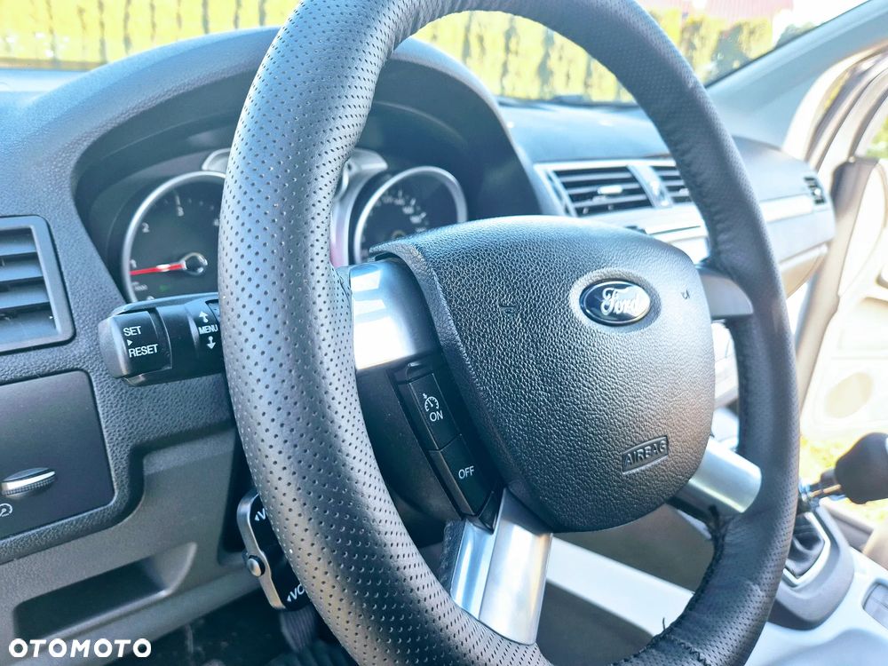 Ford Kuga 2.0 TDCi 4x4 Individual - 12