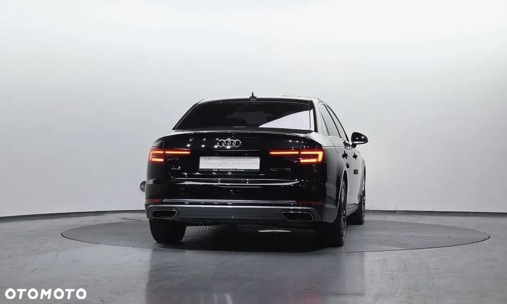 Audi A4 Limousine - 4