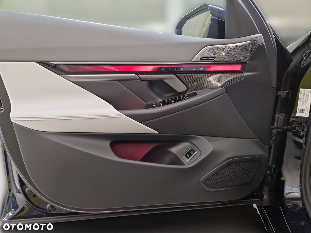 BMW Seria 5 530e xDrive PHEV M Sport - 12