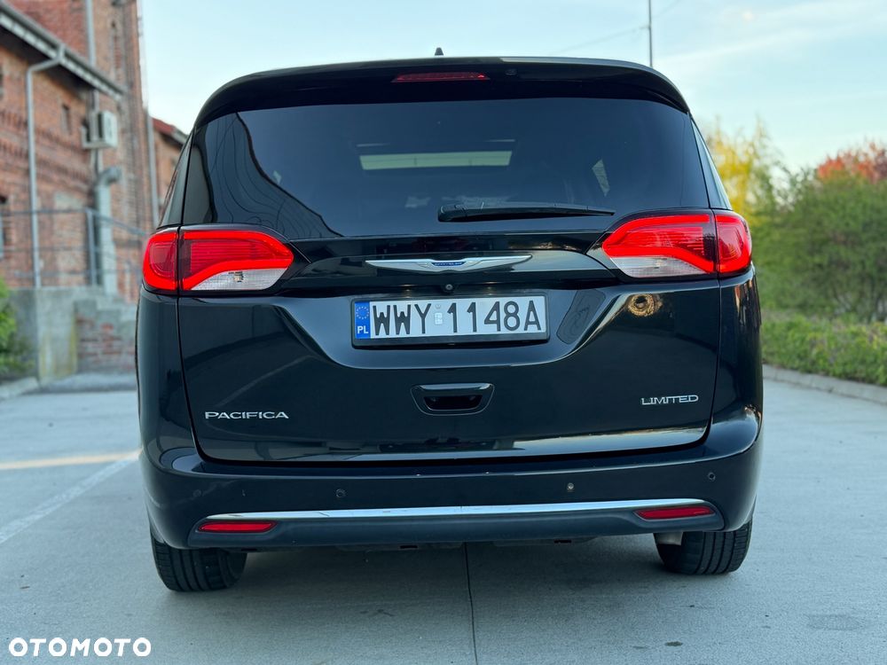 Chrysler Pacifica - 6