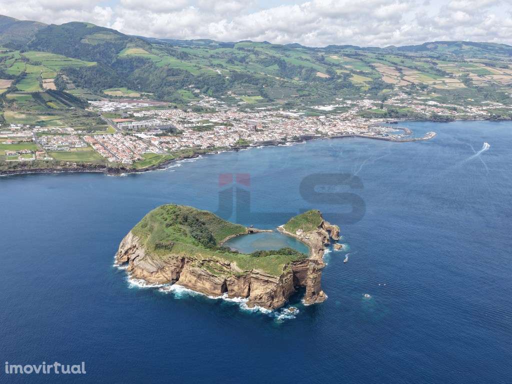 Oportunidade Única: Terreno com Elevado Potencial Construtivo no Ce... - Grande imagem: 2/14