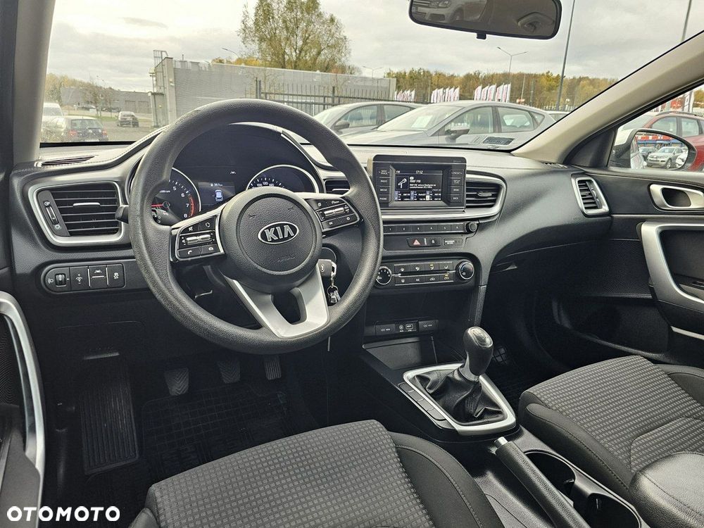 Kia Ceed - 16