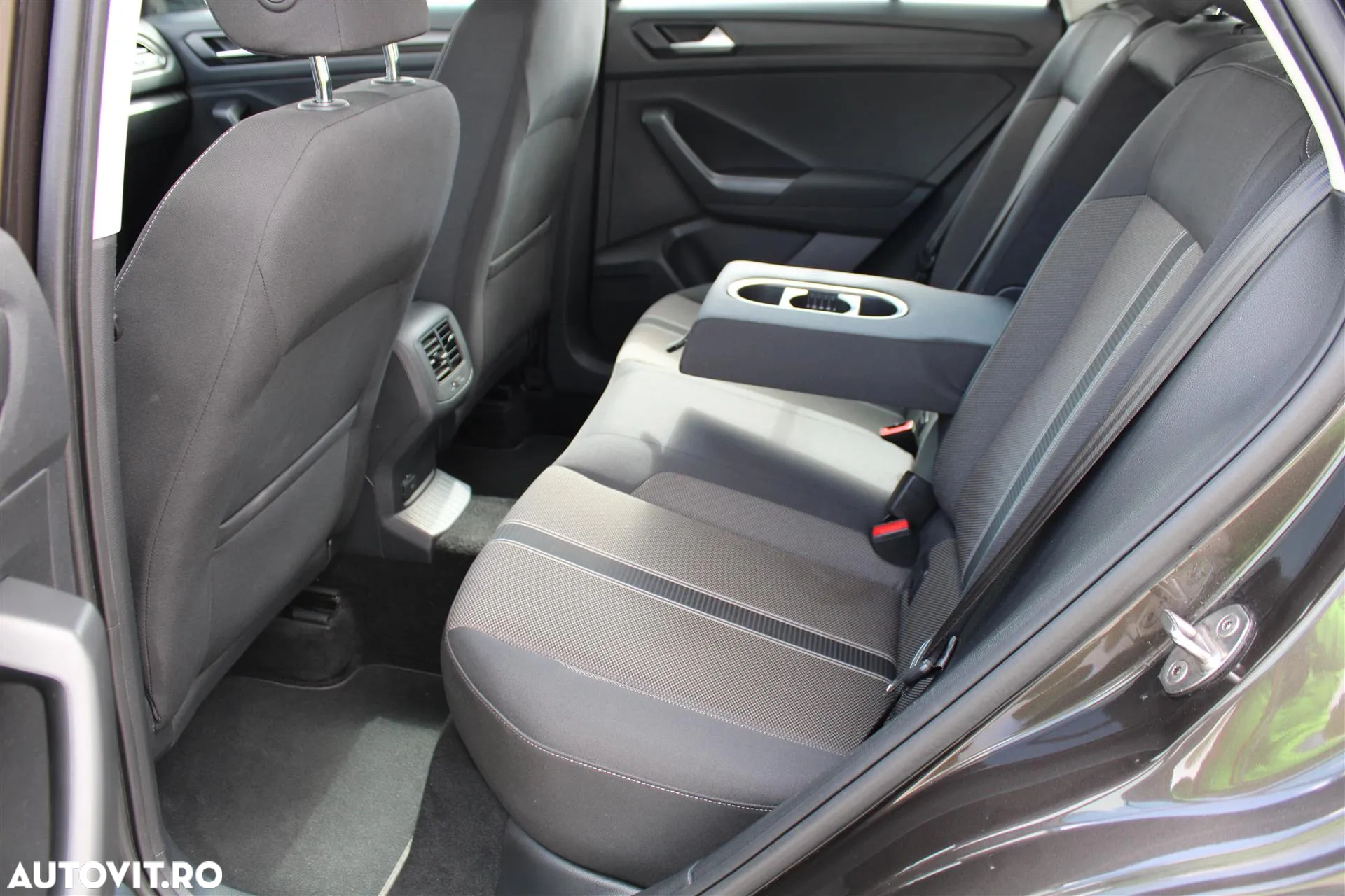 Volkswagen T-ROC 1.5 TSI DSG Style - 12