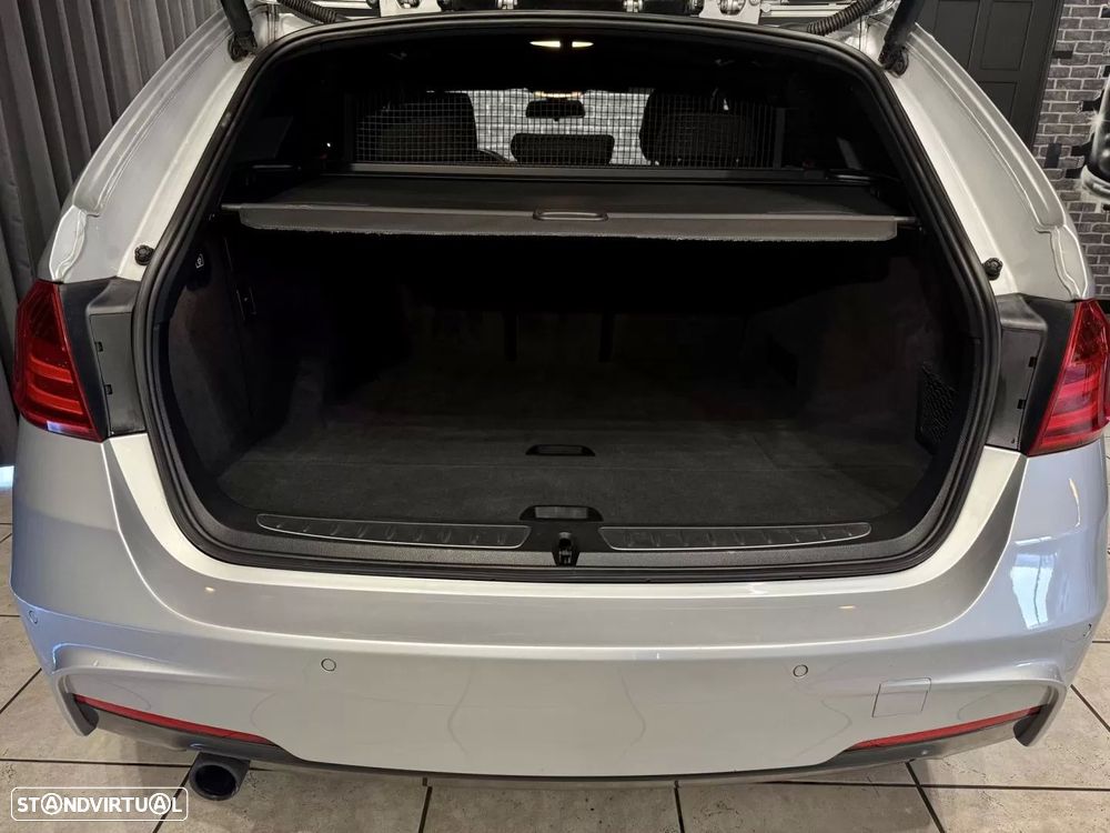 BMW 320 d Auto Pack M - 19