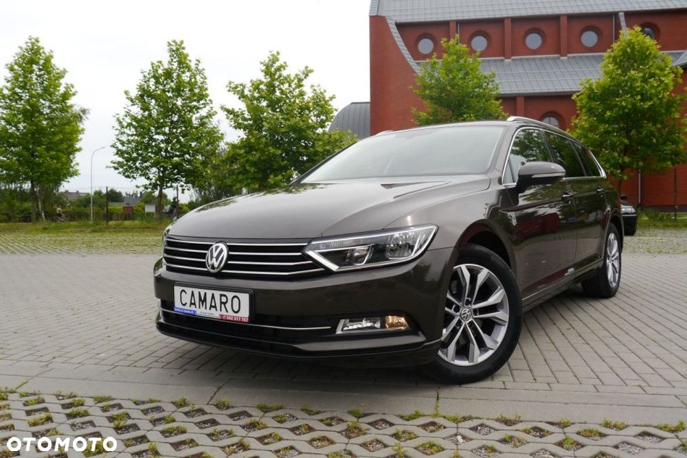 Volkswagen Passat - 1