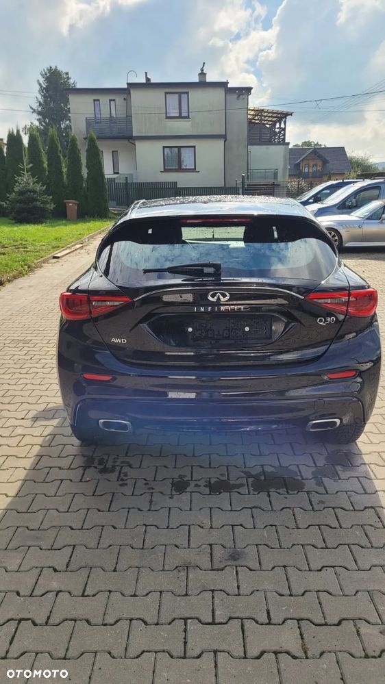 Infiniti Q30 2.2d DCT AWD Premium - 8