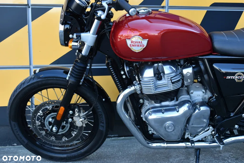 Royal Enfield Interceptor - 9