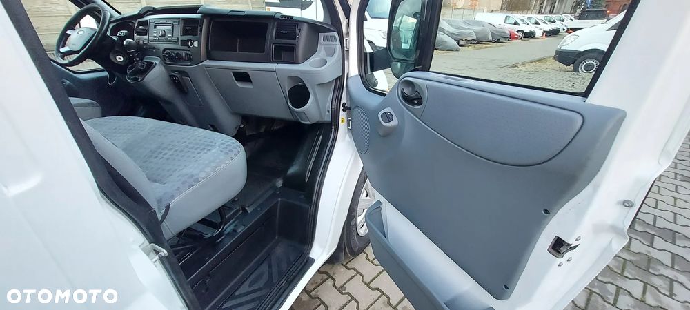 Ford Transit - 19