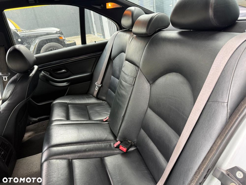 BMW Seria 5 525d - 11