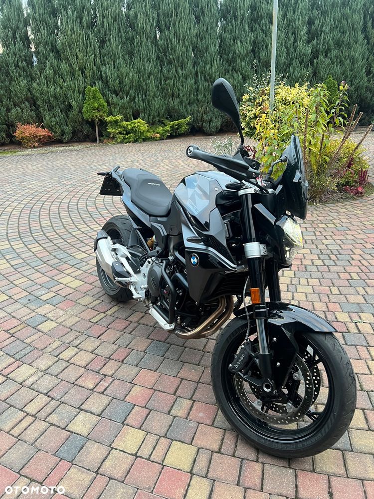 BMW F - 2