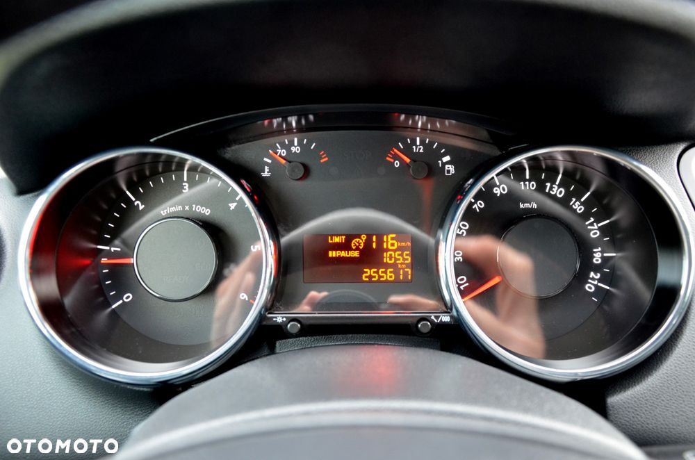 Peugeot 5008 2.0 HDi Active 7os - 21