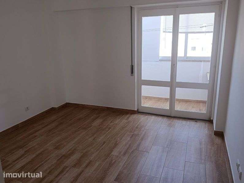 Vendo T1 bonfim - setubal - Grande imagem: 3/7