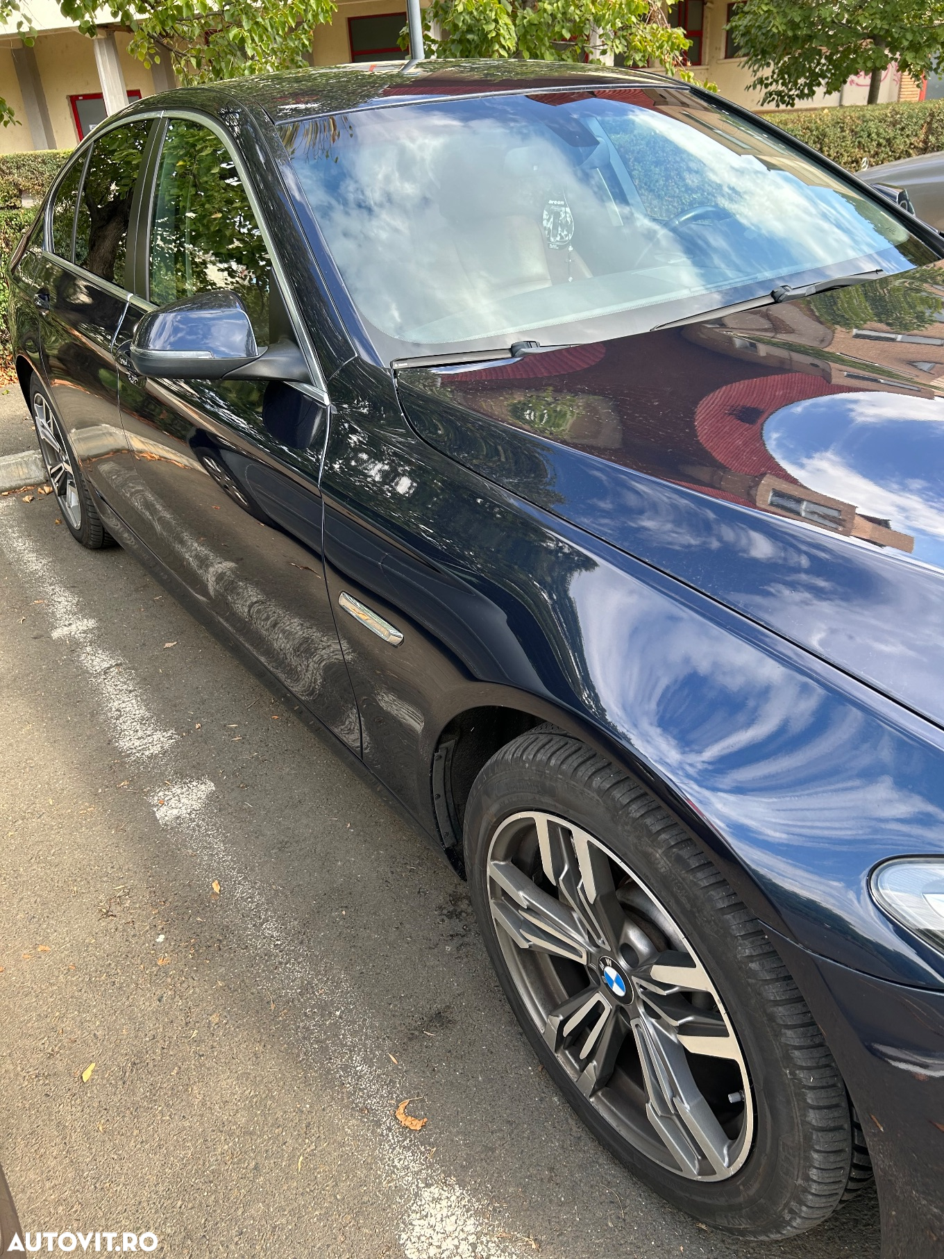BMW Seria 5 520d xDrive - 10