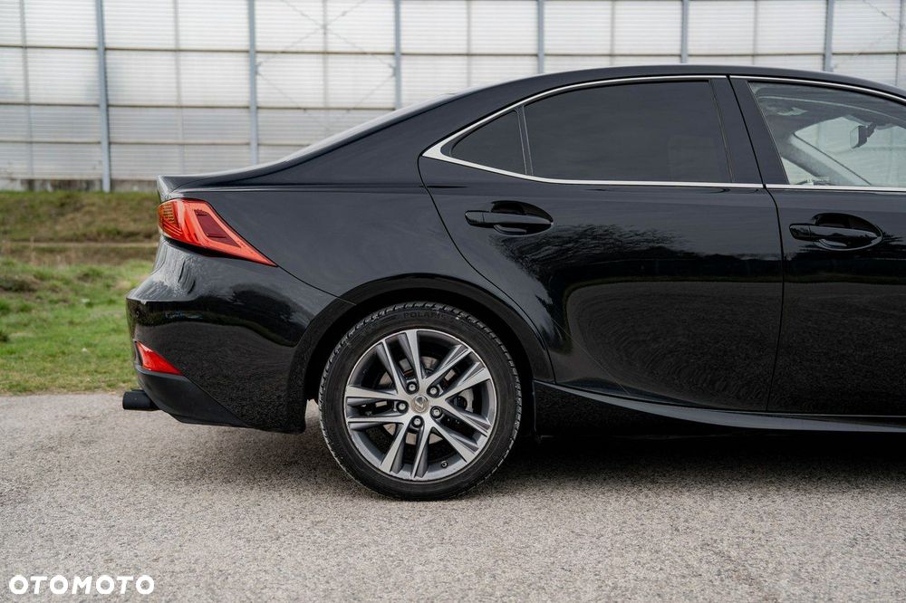 Lexus IS - 8