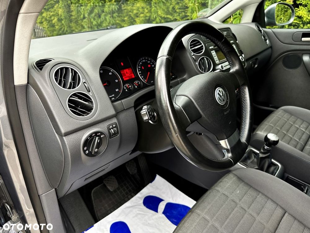 Volkswagen Golf Plus 1.9 TDI DPF Tour Edition - 22