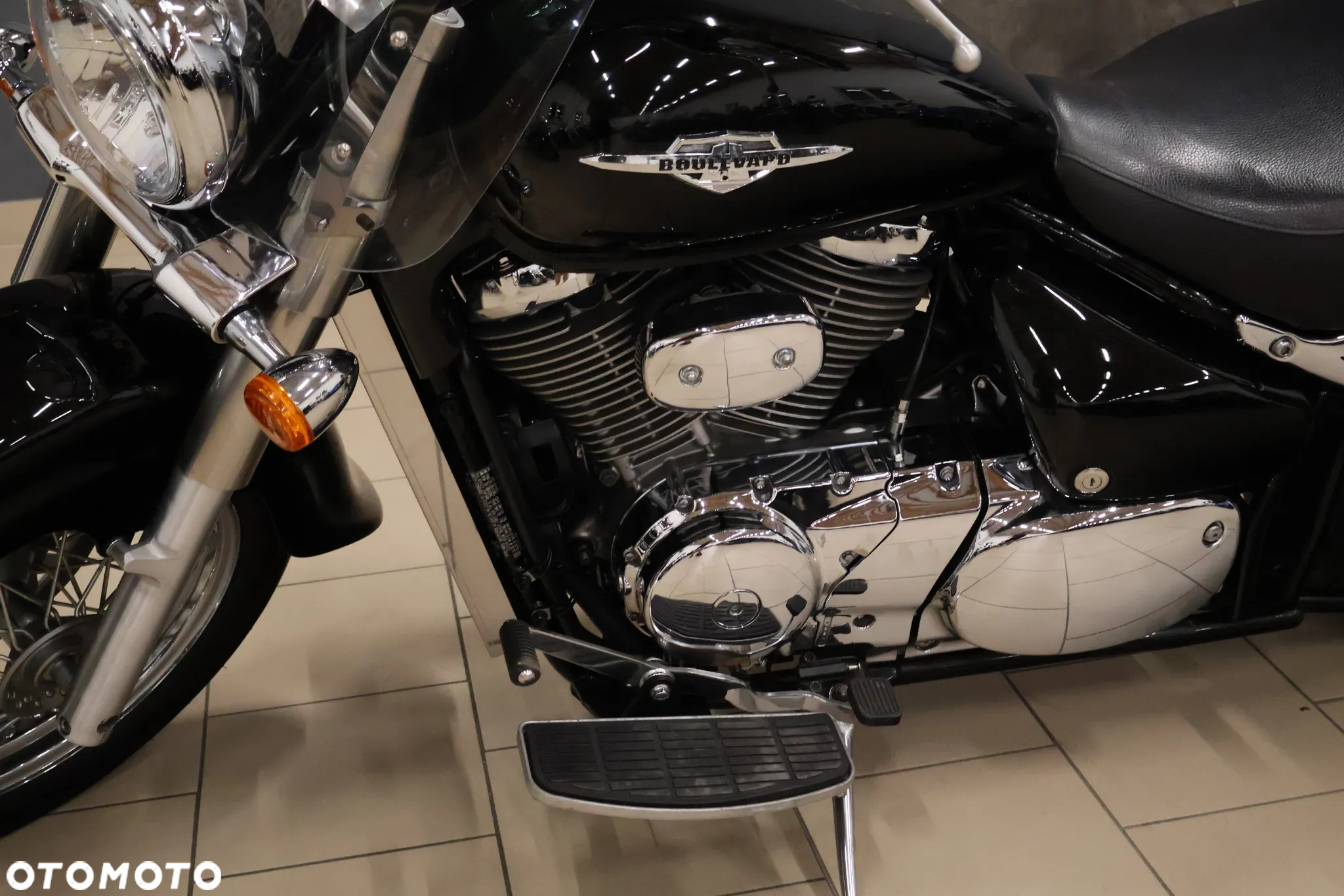 Suzuki VL 800 Volusia - Boulevard C50 - 12