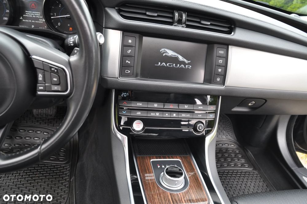 Jaguar XF 20d R-Sport Ingenium Edition - 16
