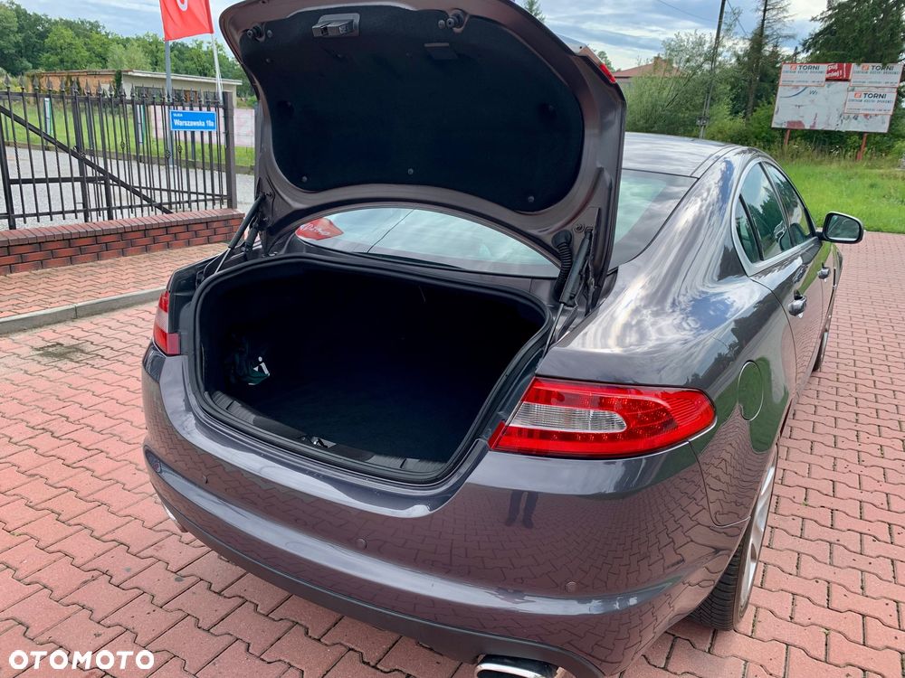 Jaguar XF 2.7 V6 Premium Luxury - 16