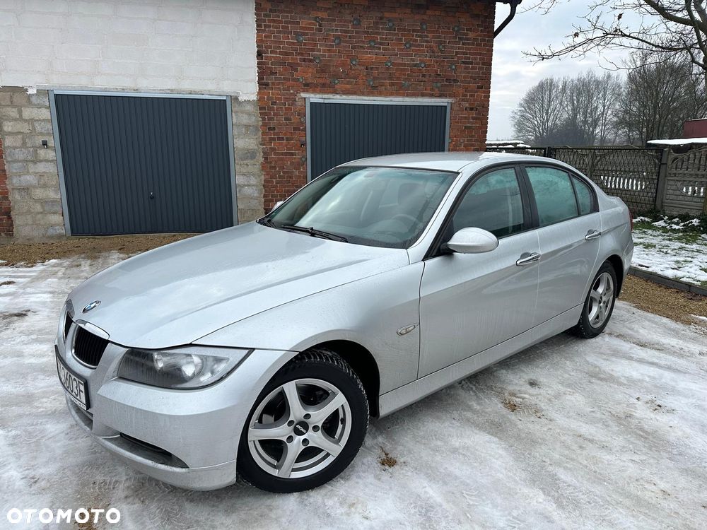 BMW Seria 3 318i - 1