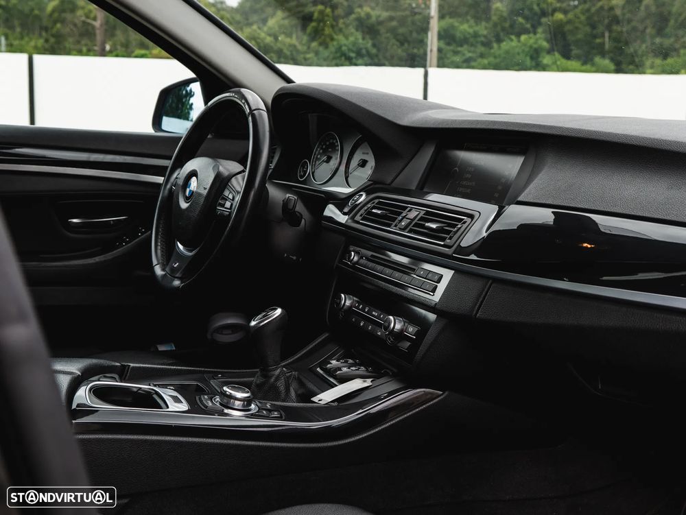 BMW 520 d Pack M - 29