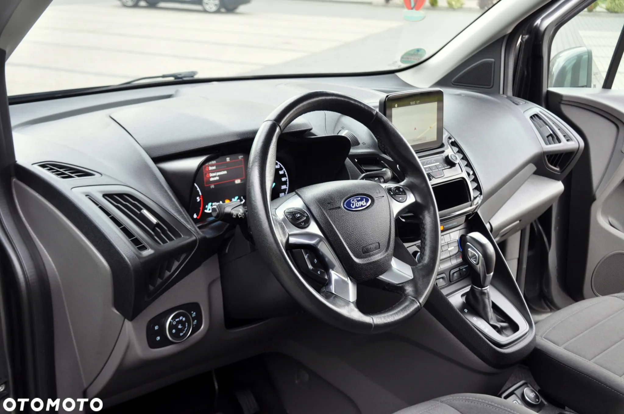 Ford Tourneo Connect 1.5 TDCi Start-Stop Titanium - 23