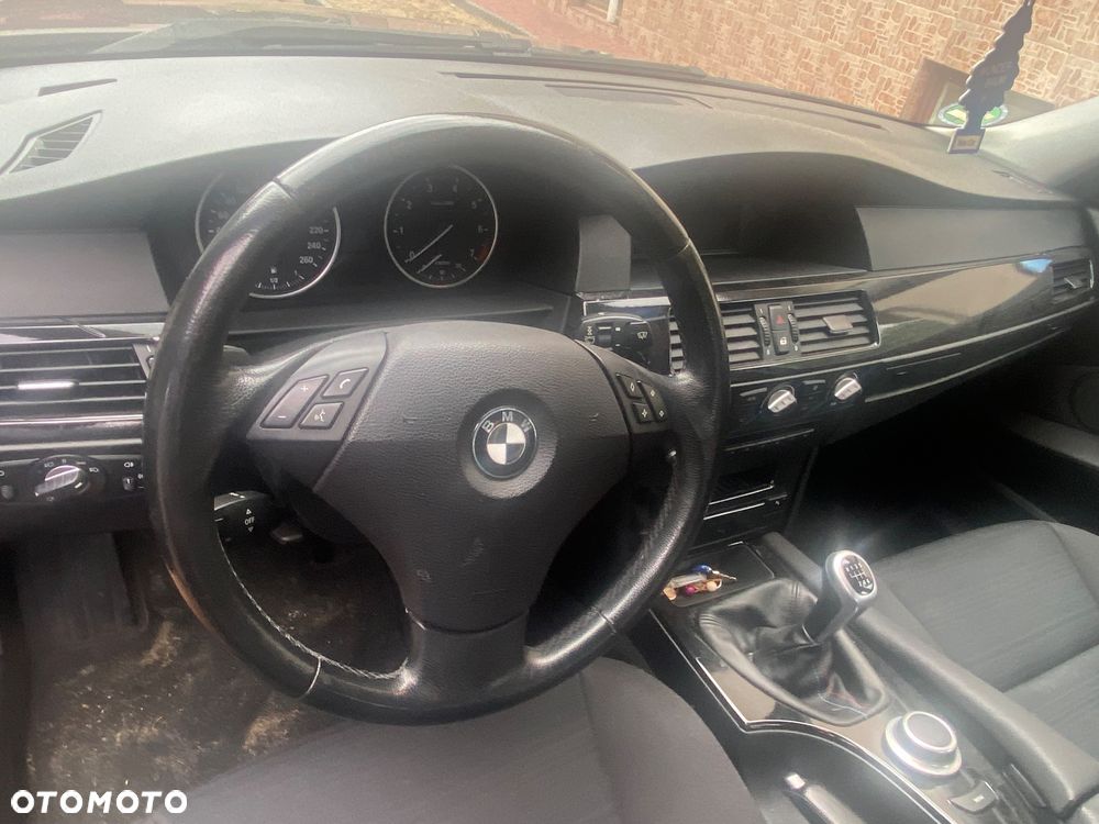 BMW Seria 5 523i - 8