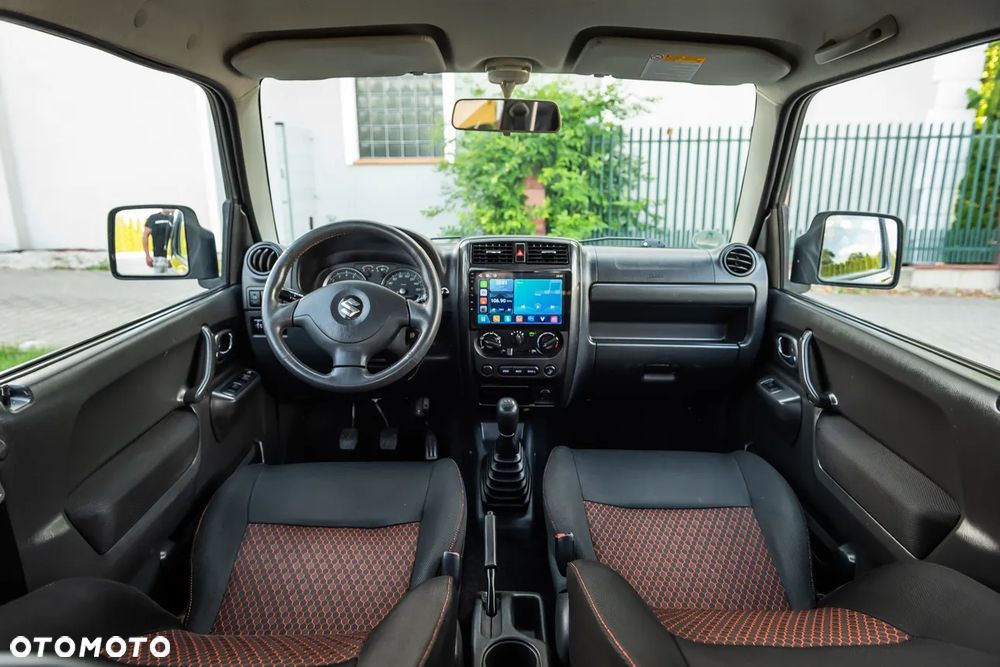 Suzuki Jimny Black&White - 24