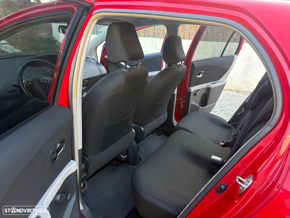 Toyota Yaris - 12