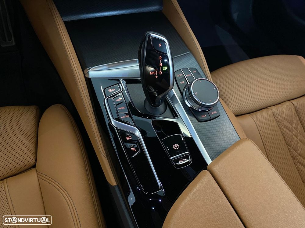 BMW 530 e Pack M - 20