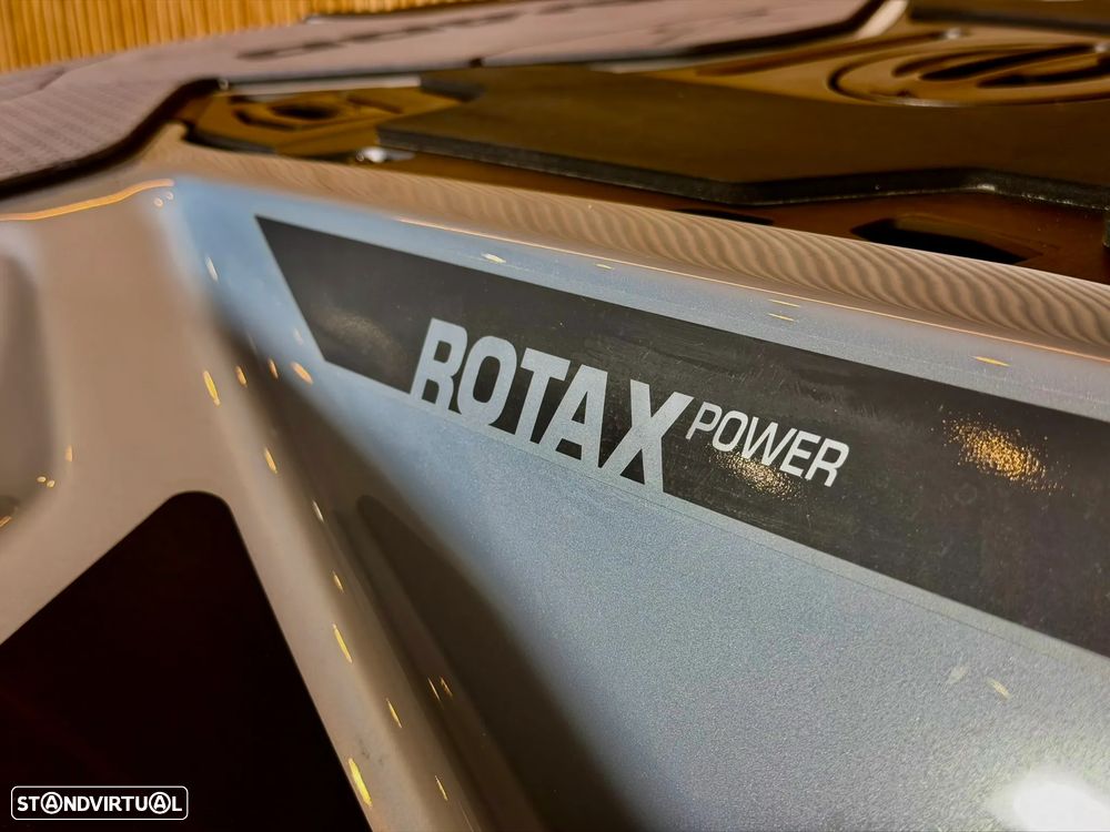 Sea-Doo RXT-X 325 RS - 18