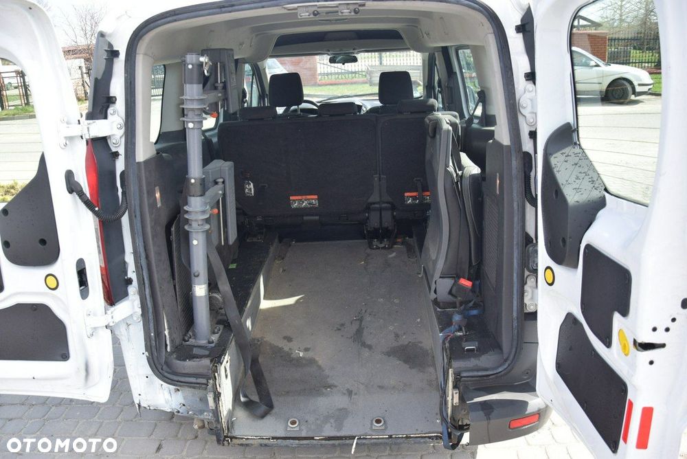 Ford Tourneo Connect Grand - 18