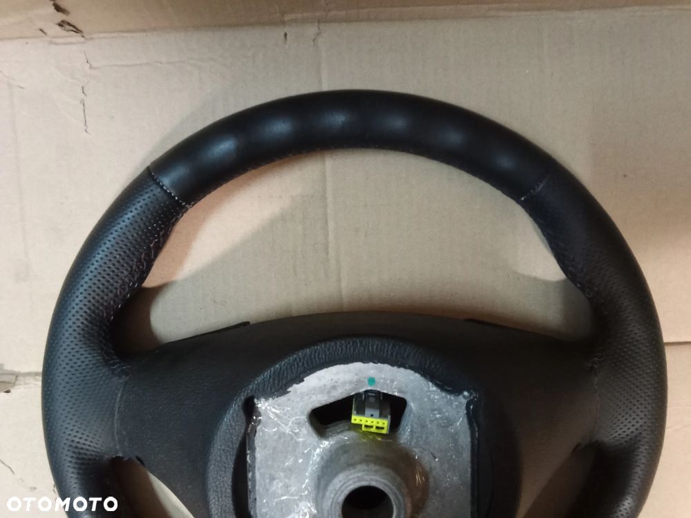 Kierownica BMW 1 E87 - 4