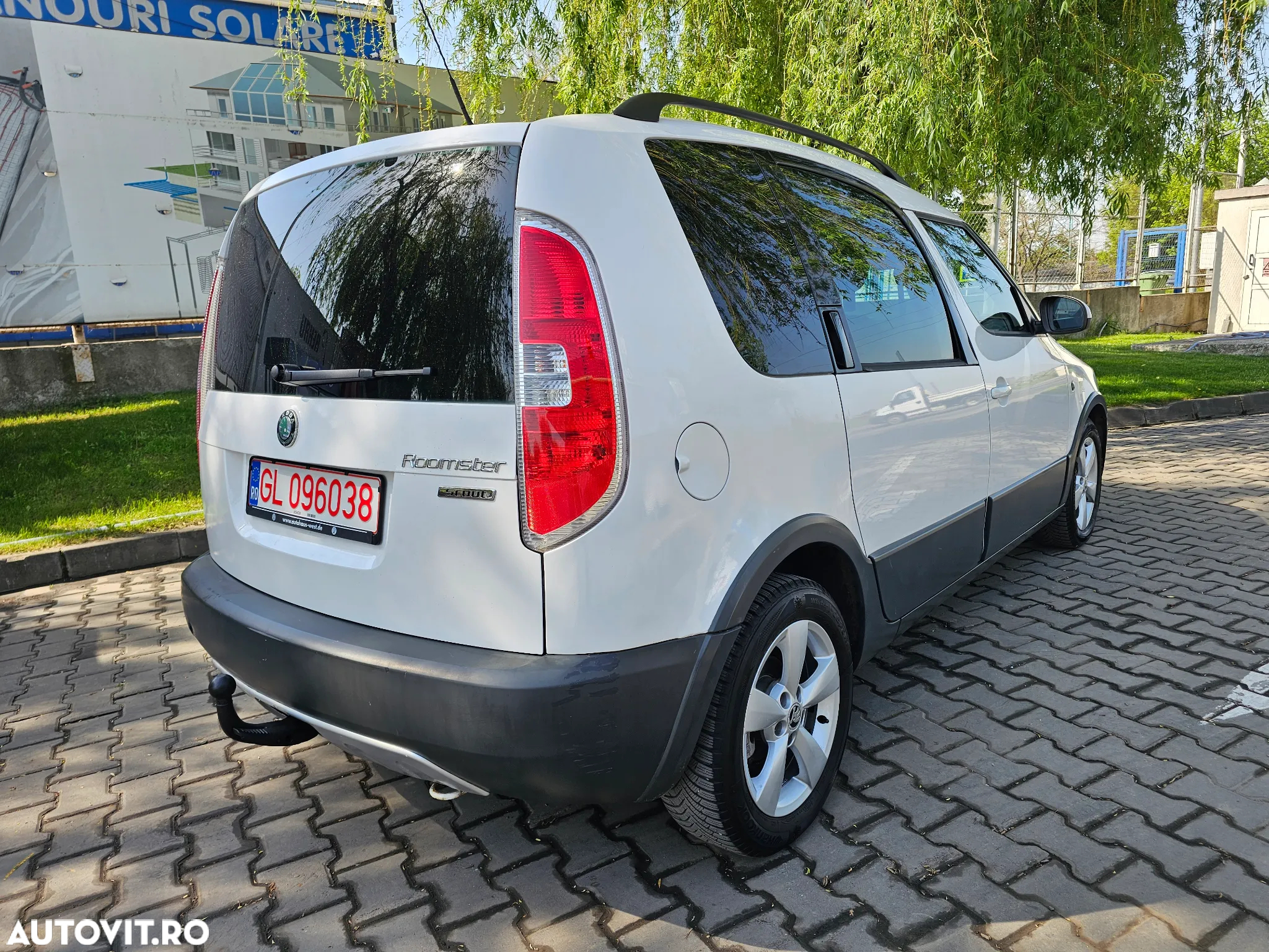 Skoda Roomster 1.6 Scout - 19