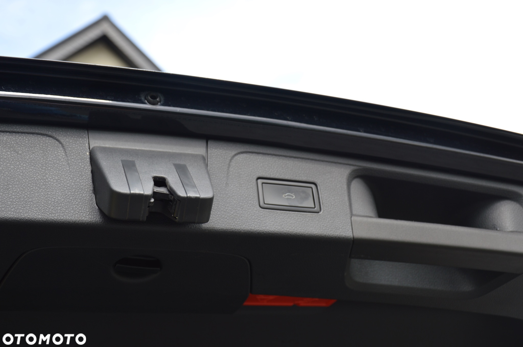Volkswagen Passat Variant 2.0 TDI SCR DSG R-Line - 34