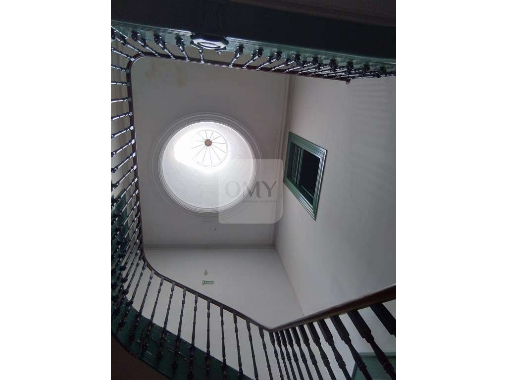 Imóvel Comercial e Habitacional no Centro Histórico de Vila Real - Grande imagem: 2/22