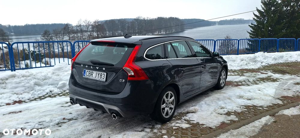 Volvo V60 D3 R-Design - 4