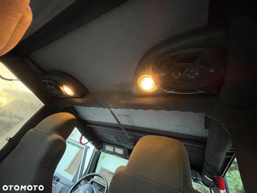 Jeep Wrangler - 26